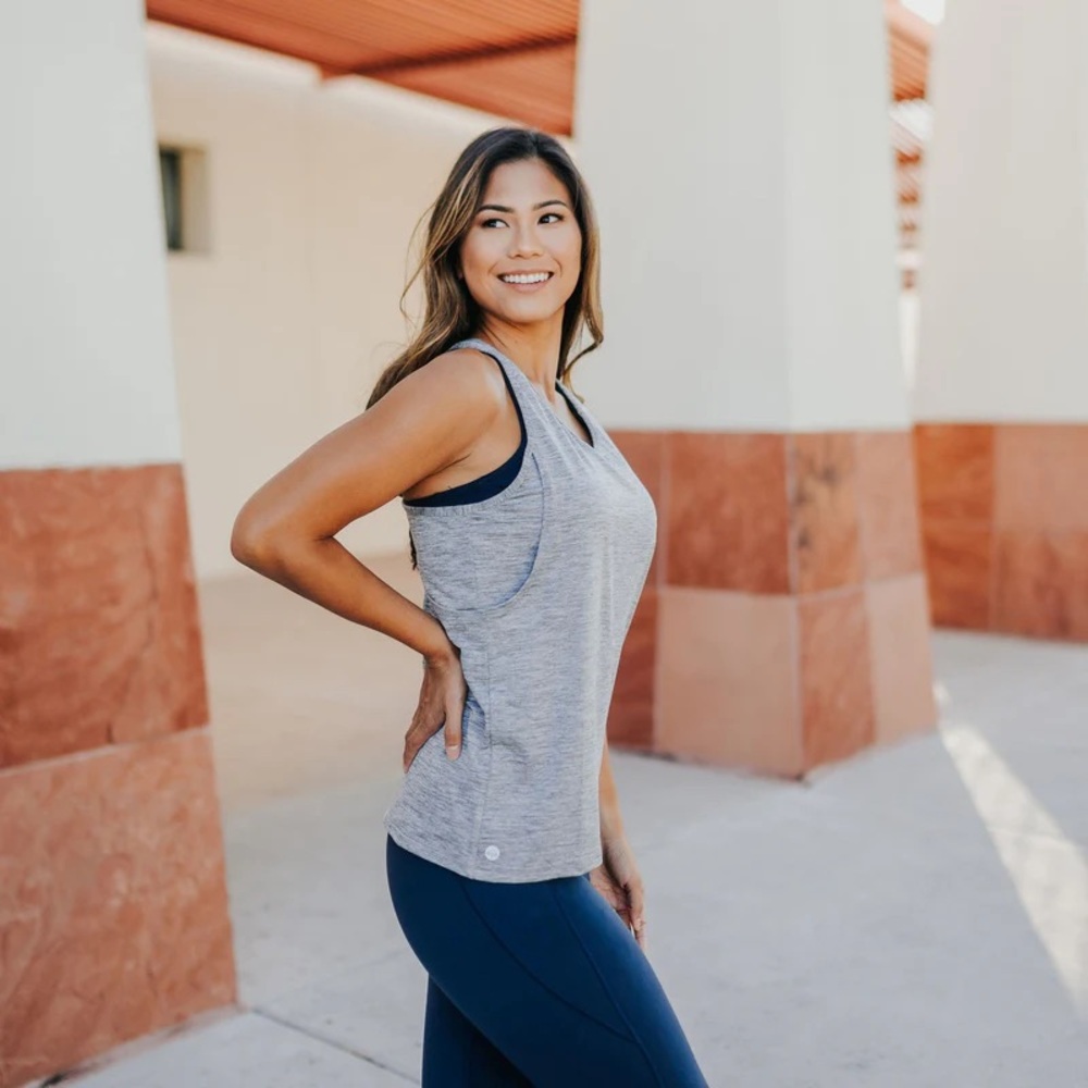 Senita Athletics Let It Flow Nursing Tank gray size M